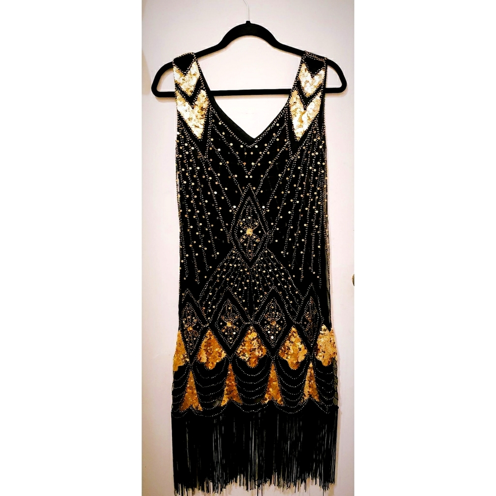Flapper Black & Gold Sequined Dress